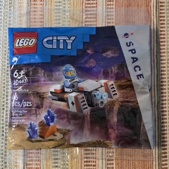 LEGO City Mini Polybag Sets / 30665 , 30663, 30370, & 30590 - Picture 4 of 6